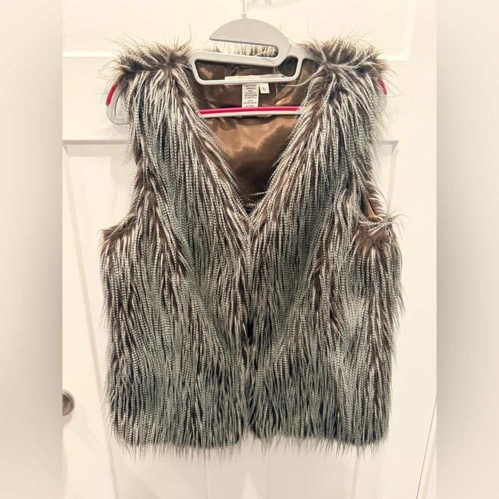 Max Studio Faux Fur Vest Size L Gray Taupe Sleeveless Open Front